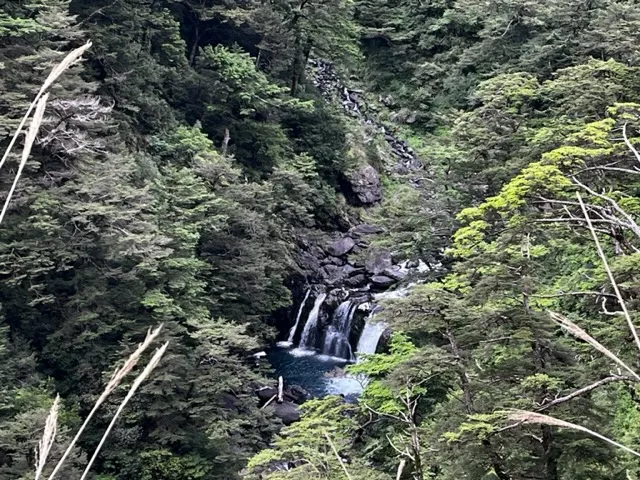 歷經千辛萬苦就為了這一瀑