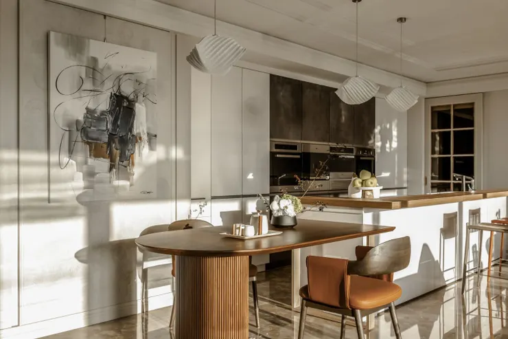 (作品呈現：層次天花 x 輕奢日常｜66坪現代美式風的4房2廳4衛宅：殷雄｜高雄藝瓦室內設計)