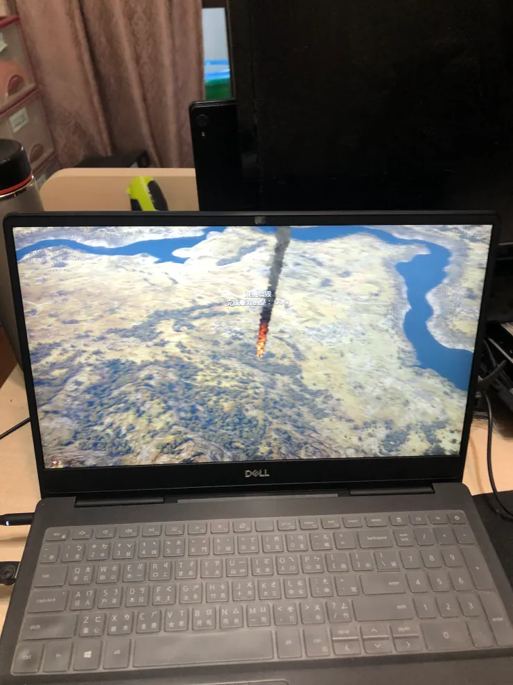 簡單隨意測試一下遊戲，飛一下就被擊落了...