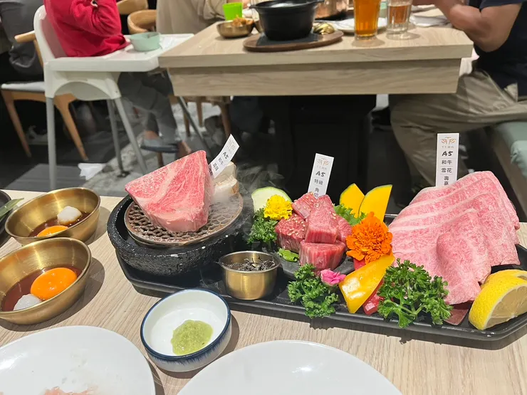 和牛拼盤(霜降、角切、雪花)