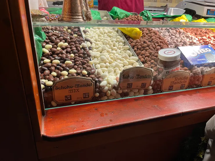 德勒斯登聖誕市集烤杏仁