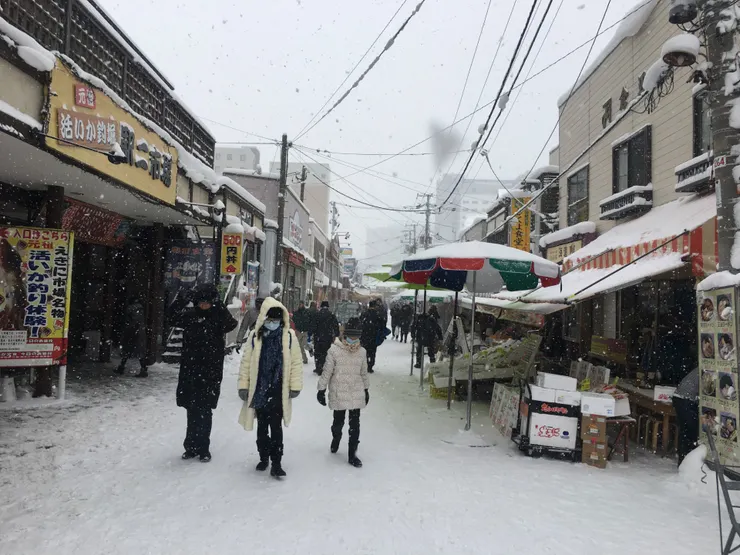 第二天早上，也是大部分人到函館的指定動作：到函館朝市食早餐。