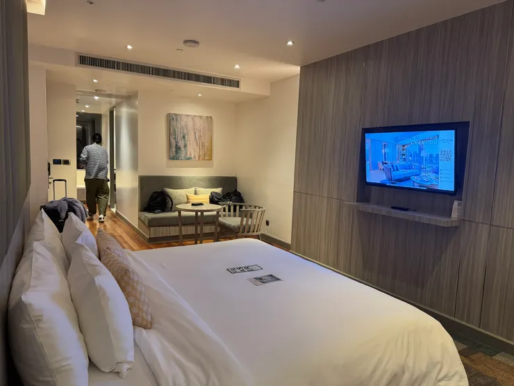 房間連著廚房小客廳沒有隔間