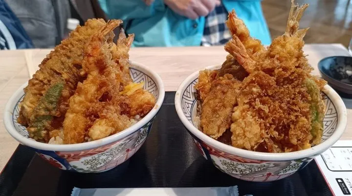 天丼1400円:3顆星(可以一試)