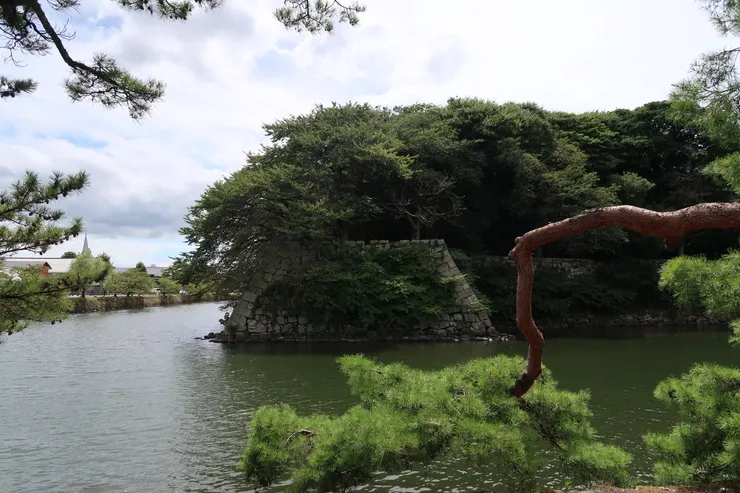 出發，彥根城。