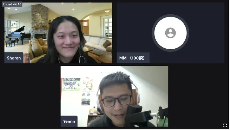 100談與敘事圈訪談合照：阿諺請我們注意他右後方的棒球隊