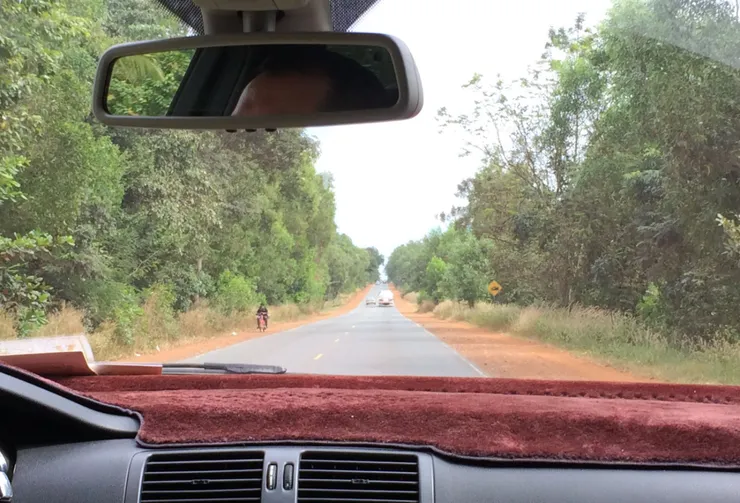 金邊到西港的一號公路,當地朋友戲稱是“高樹公路”