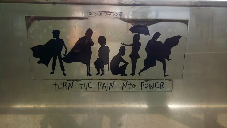 中壢火車站的神祕貼紙