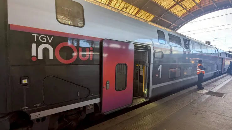 法國TGV高鐵的車廂照片