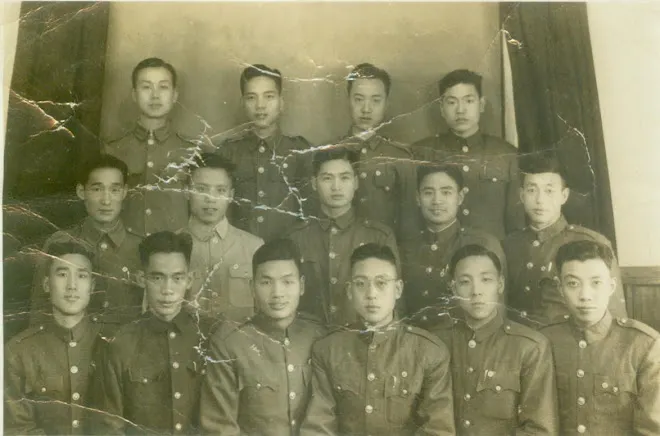 圖二：第三十五期同學實習前合照_前排右三_霍振江