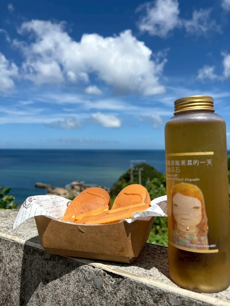 好吃的雞蛋糕與茶