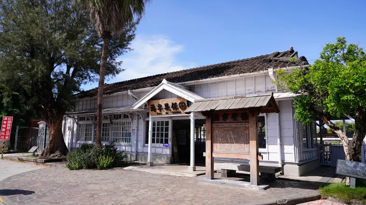 轉站體與站外福祿壽三寶－木麻黃、棕櫚樹與七里香