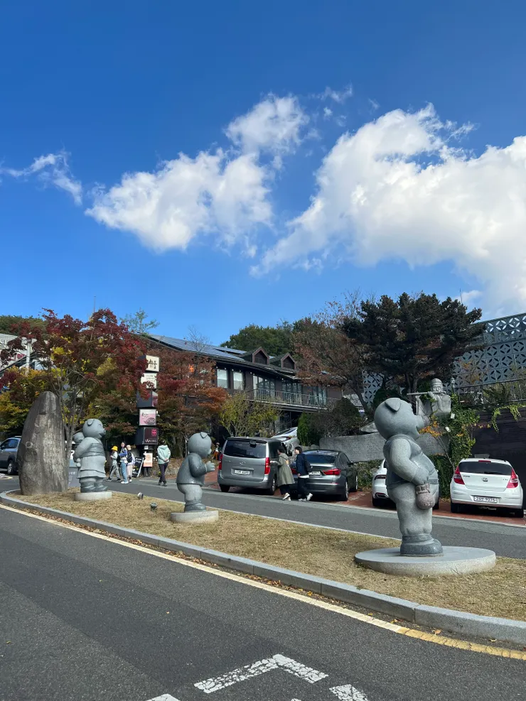 用餐後下山時回頭拍的照片