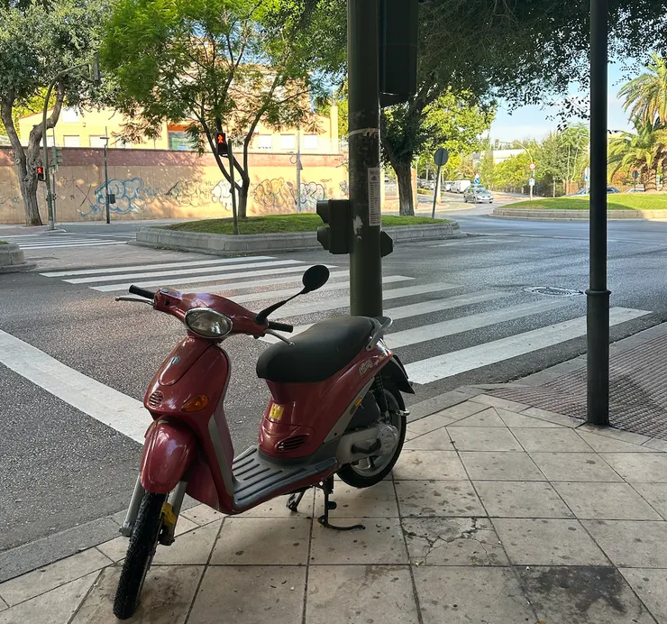 也是可以看到路上有摩托車在奔馳的，只是數量不多而且大部分是會製造噪音的車子 於2023/09/02拍攝