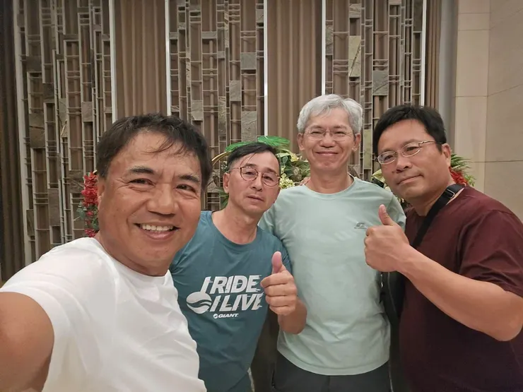 按摩完回飯店(Rich大富、Bike、大為與我)