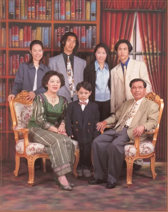 巴塔那·宗龍倫吉全家福-泰國The States Times 新聞網，2021年5月16日