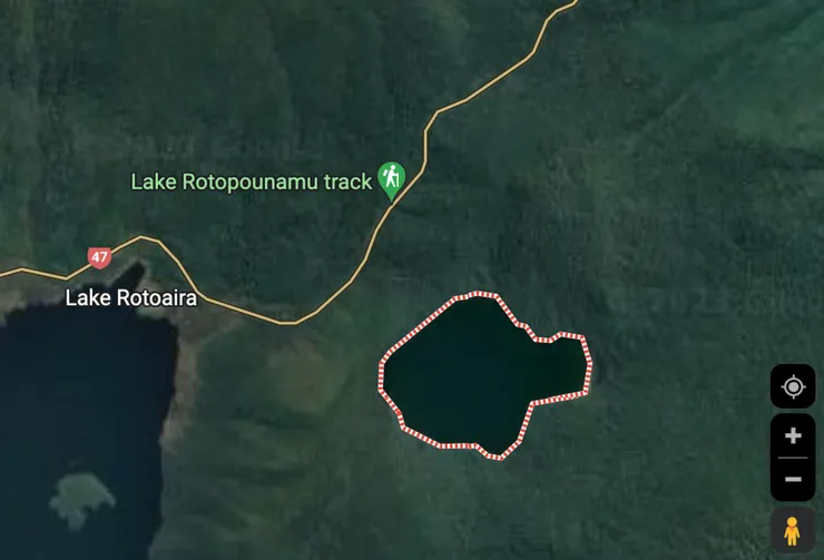 沿著47號公路行駛，便來到了Rotopounamu Walk 