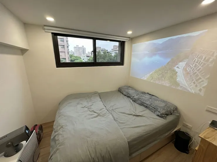 K200投影機白天（房間開燈）