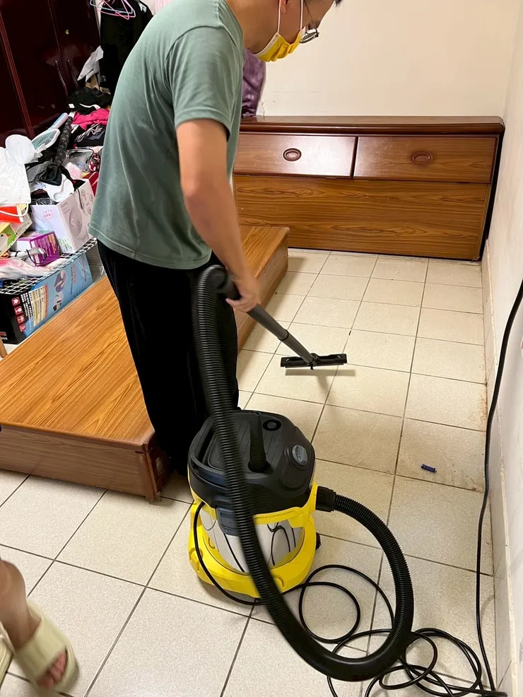 上課前協助整理打掃的我