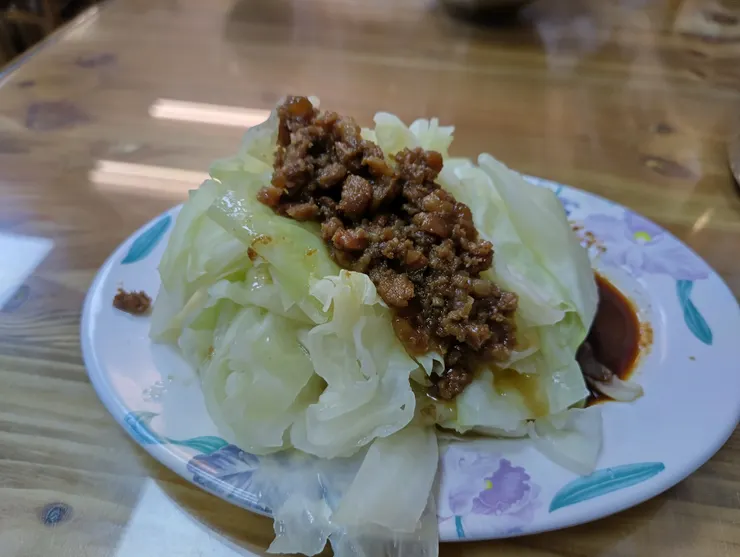高麗菜淋肉燥