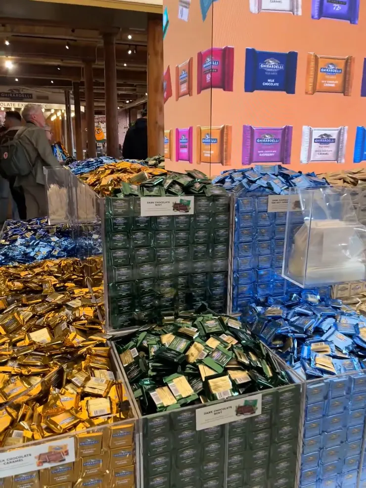 各式各樣的巧克力，當伴手禮很讚！