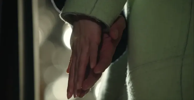 透過雙手傳遞的情意，是編劇的巧思，單純而直接