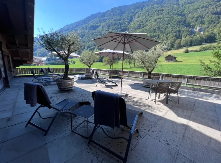 我們入住遠離茵特拉根市區的旅館