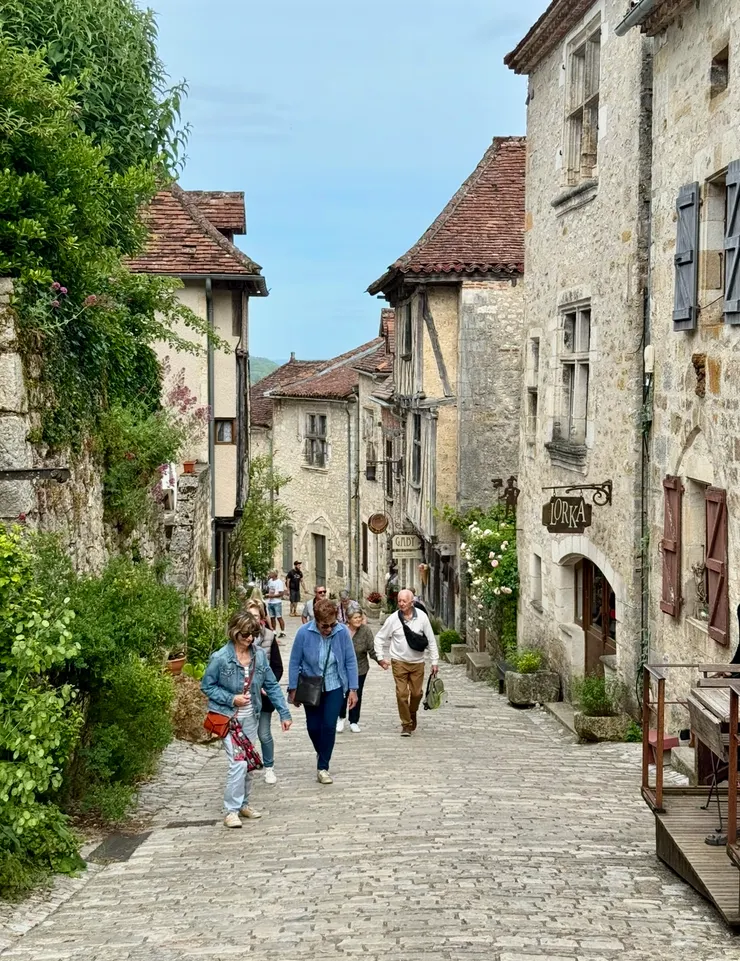 看似平坦,其實上上下下都是很有挑戰性的坡度