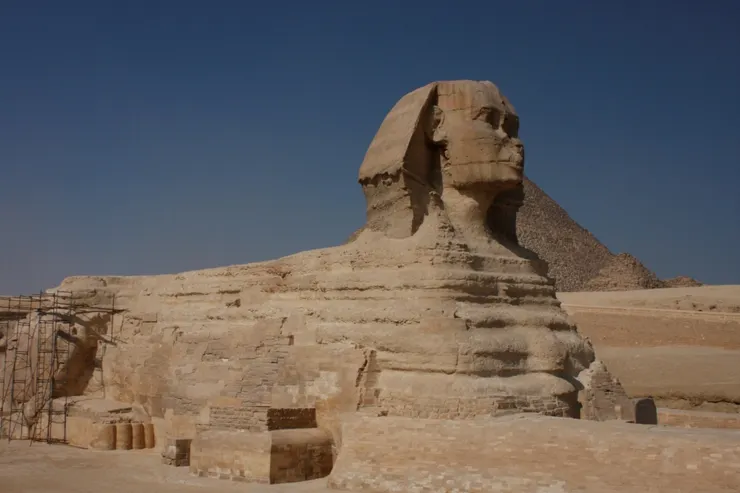 永遠看著太陽升起的人面獅身像