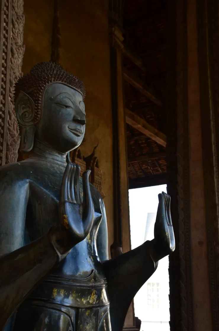 佛像手勢為寮國特有