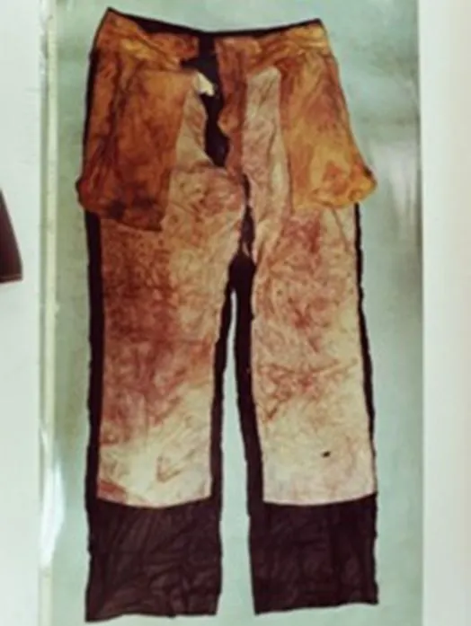 事件現場發現的褲子