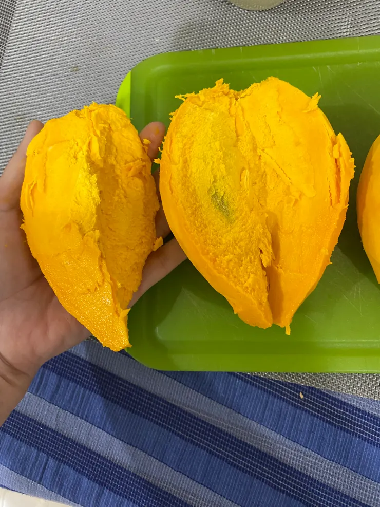 去皮後的仙桃，粉嫩