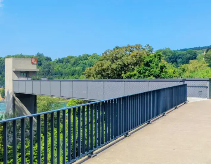 車站右側的電梯