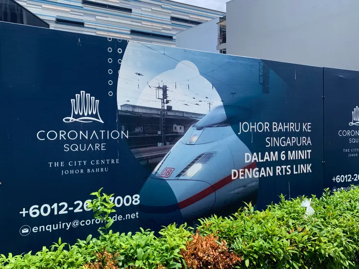 果然地產是全世界的重要行業。但為甚麼要用德國高鐵當插圖？