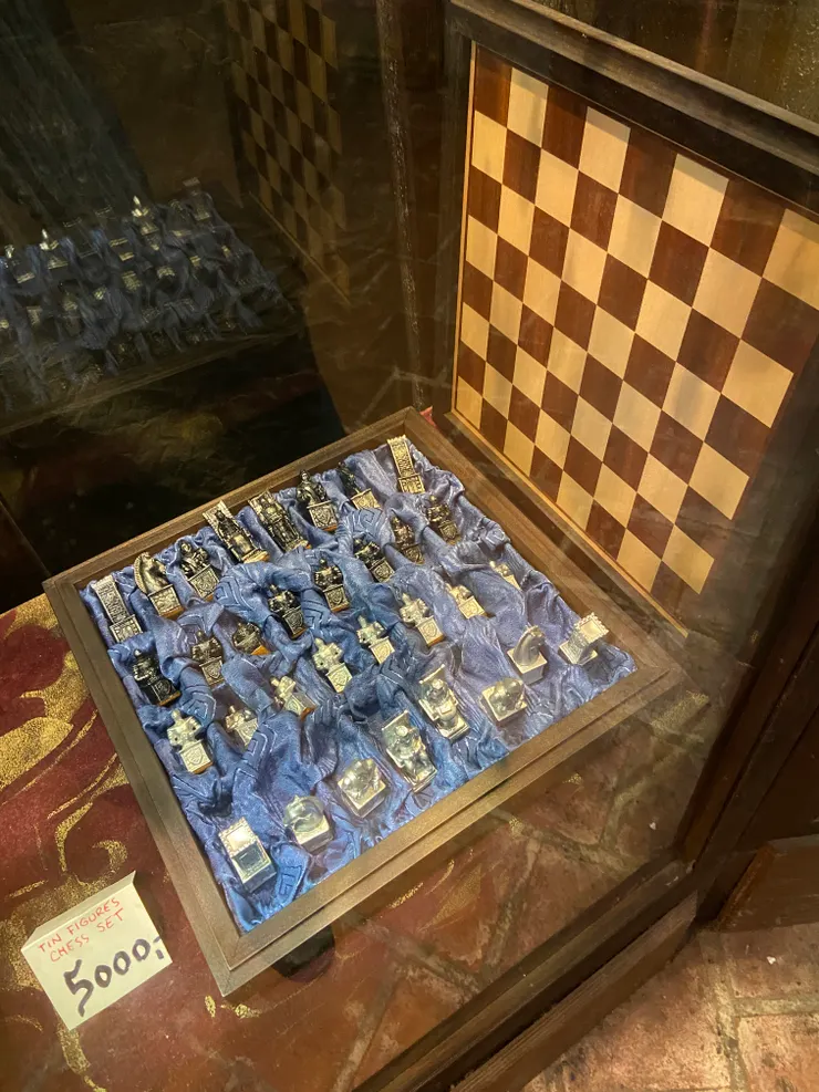 紀念品店中的精緻西洋棋超吸引我，對這種小東西有莫名的收集慾望，但看了價錢我沒買，謝謝