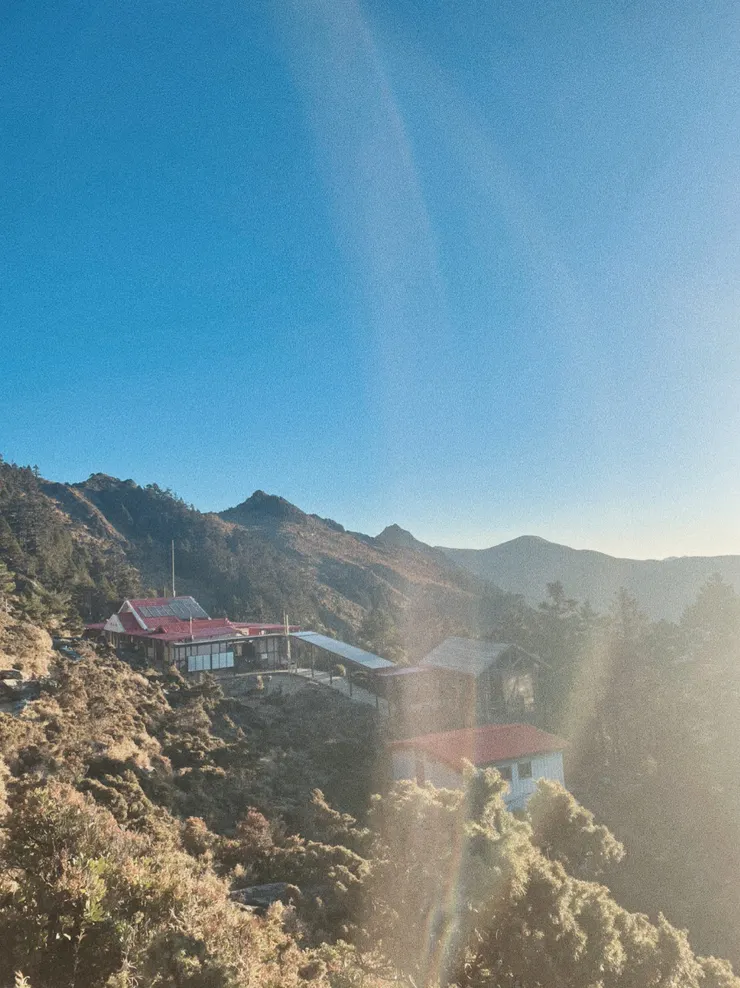 嘉明湖山屋
