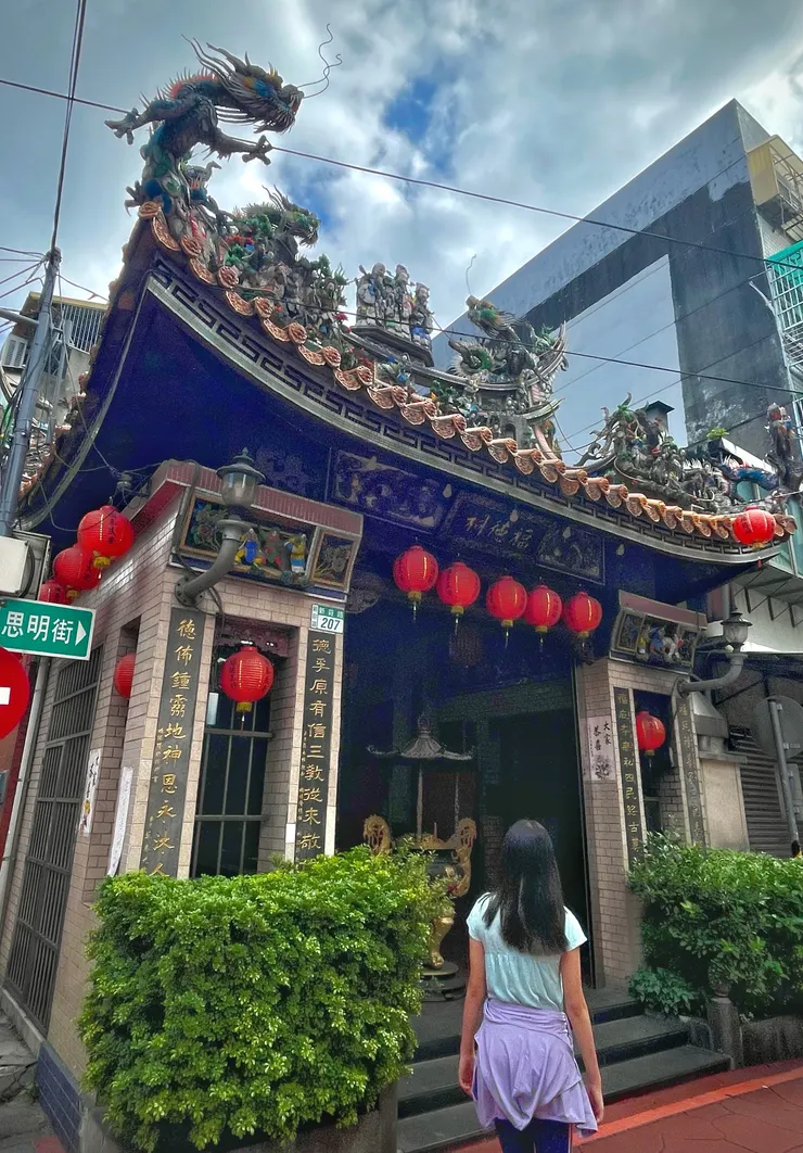 廣福宮屋頂的剪黏頗有看頭