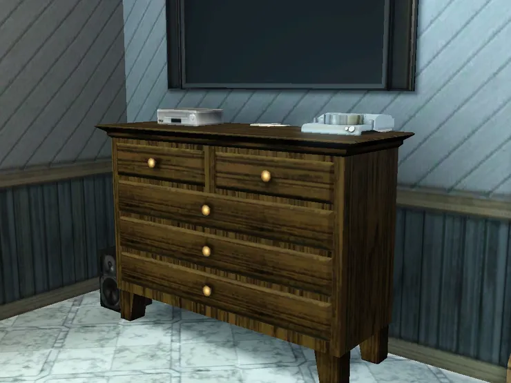 電視機下面沒有櫃子總覺得很空虛。這裏也是個上佳的儲物空間。