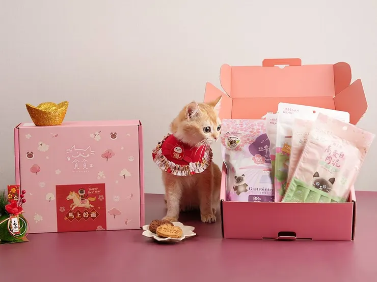 圖說：貪貪「新春招財限定禮盒」橫跨主食罐、乾糧、凍乾、肉泥等多樣品項，並提供四種不同機能性組合選擇。（資料來源：貪貪Munchee）