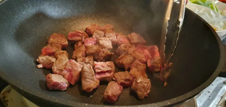 宅食儀式之求生筆記_牛肋條間到每面焦香