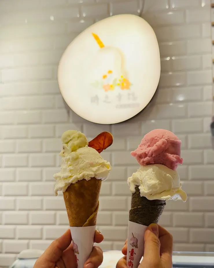 蛋捲有多種口味自由搭配~ 這次直接點了老闆推薦的台南限定口味