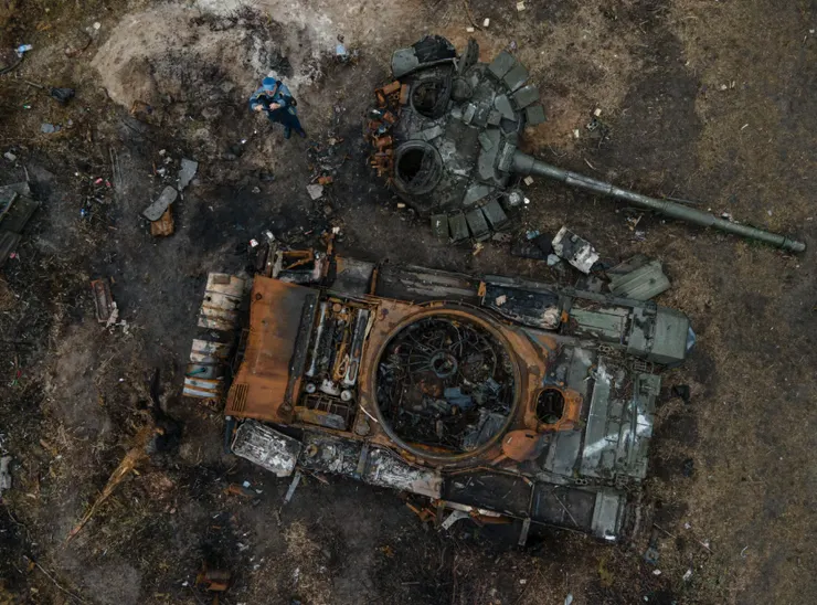 阿瓦迪夫卡(Avdiivka)前線被破壞的坦克
