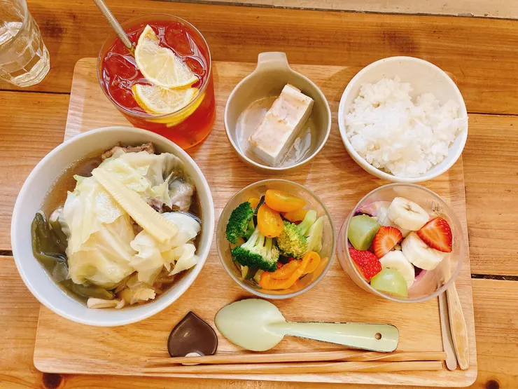 在古亭站大學和出版社、公司的人文薈萃場域內發現了一間好美味的午餐和下午茶小餐廳＞／／／＜