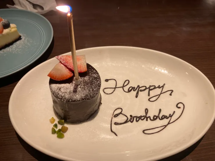 店家贈送的驚喜生日蛋糕！