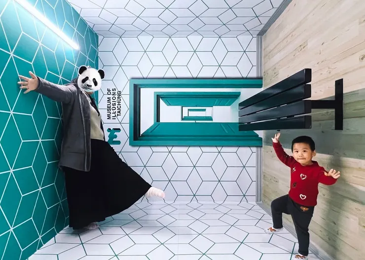 小和牛竟然也擺出讓媽媽吃驚的姿勢