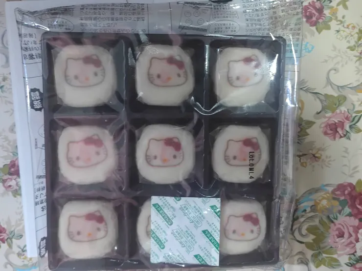 Hello Kitty 草莓奶油大福