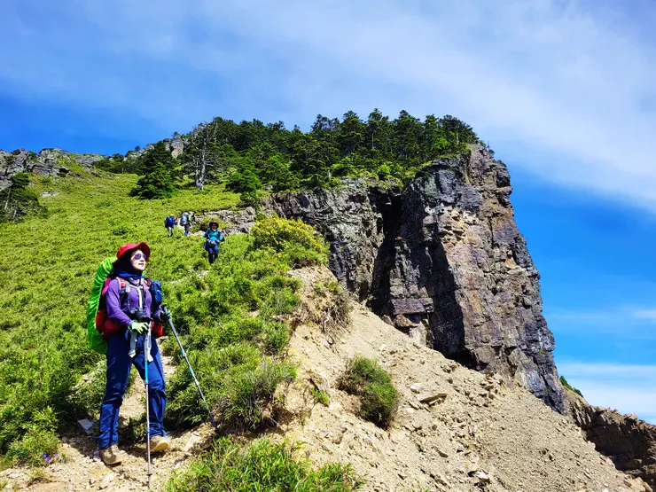 鞍部回望頭鷹山