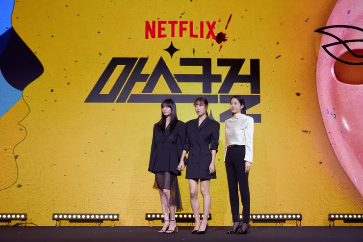 三位女主角一起現身，由左至右：Nana、李寒星、高賢廷