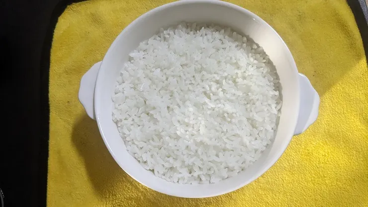 去跳蚤趣選的瓷碗37塊，六人份的店過內徑19.5，選不到可以一次放兩個碗的小碗