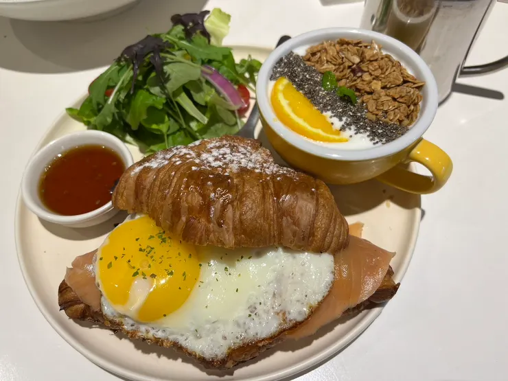 最愛的鮭魚可頌早午餐